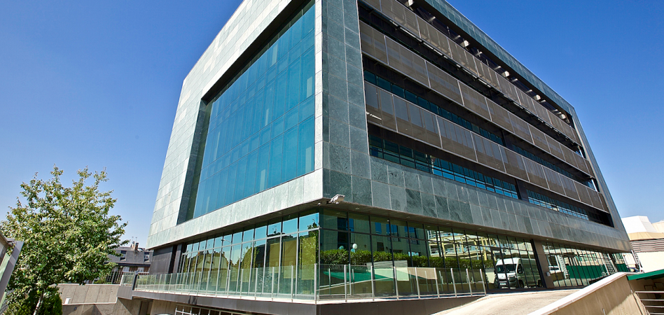 Axiare frena su recompra de acciones por la opa de Colonial